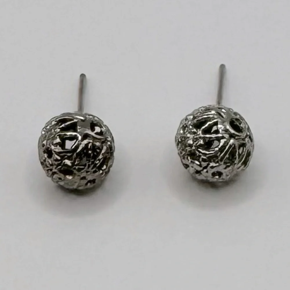 VINTAGE Silver-Tone Filigree Ball Earrings